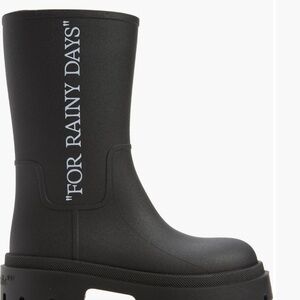 Off-white rain boots NWT

Price is firm

Dust bag includedded